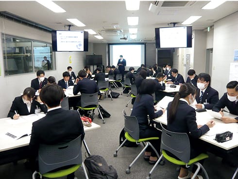 新卒派遣社員教育の様子